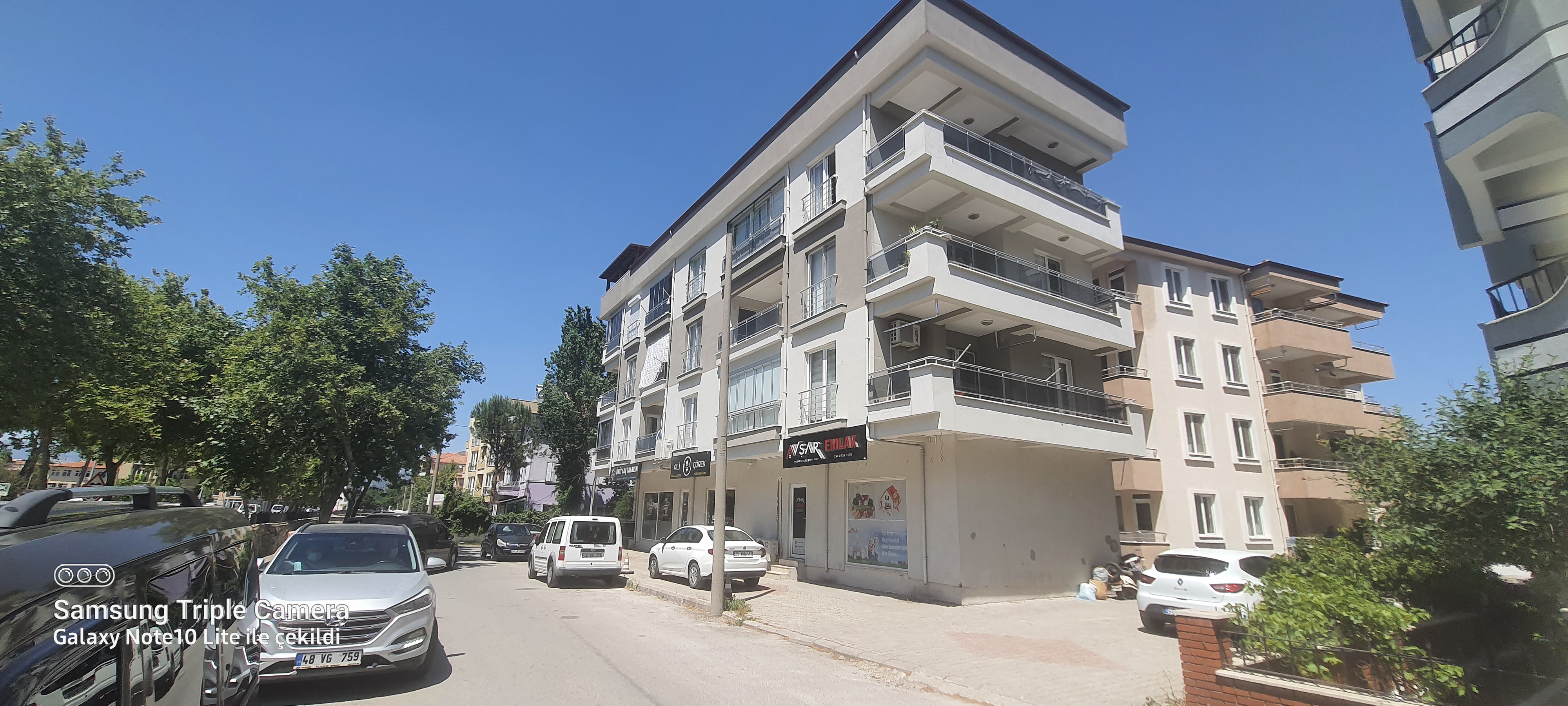 Somurtalı Apartmanı - 7 Daire - 3 Dükkan